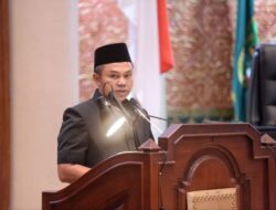 Gubri Wahid Sampaikan LKPJ 2024 ke DPRD Riau