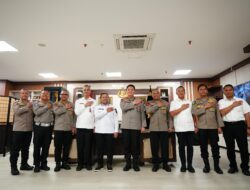 Silaturahmi Gubernur Riau Ke Kapolda Riau