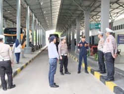 HADIRKAN MUDIK AMAN DAN NYAMAN TIM DITLANTAS POLDA RIAU CEK TERMINAL DAN SISIR JALAN LINTAS TIMUR MENUJU SUMUT