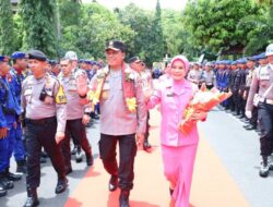 Tradisi Penyambutan Kapolda Sulsel Irjen Pol. Drs Rusdi Hartono, M.Si di Mako Polda Sulsel