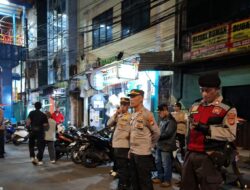 Personel Polsek Palmerah Polres Metro Jakarta Barat menggelar patroli dan pemantauan intensif di wilayah rawan tawuran,