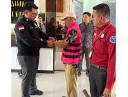 Diduga Rugikan Negara Rp1,3 Miliar, Mantan Kades Indra Sakti Ditahan Kejari Kampar