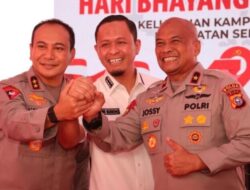 Kapolda Riau didampingi Wakapolda Bersama Wali Kota Pekanbaru dan Warga Kampung Dalam Deklarasikan Perang Melawan Narkoba