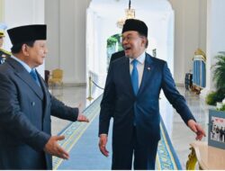 Bincang Hangat Warnai Perpisahan Presiden Prabowo dan PM Anwar di Istana Merdeka