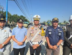Satgas Gakkum Ops patuh lancang kuning 2025 Polda Riau Tertibkan Pelanggar Lalu Lintas menggunakan ETLE Handheld, E.TILang dan ETLE Onbord.