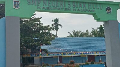 Bersilat Lidah..!! UPT SMPN 5 Siak Hulu Jelas Terima Uang Baju Seragam Rp. 1,5 Juta/Siswa
