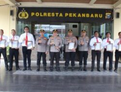 Kapolresta Beri Penghargaan Kepada Personel Atas Keberhasilan Ungkap Narkoba dan Kriminalitas
