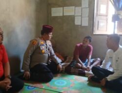 Kapolsek Kampar hadir untuk Masyarakat Tebar Kebaikan, Beri Bantuan, Sholat di Masjid, dan Sapa Warga