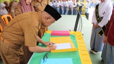 SMAN 3 Siak Hulu Gelar Pelantikan pengurus MPK, OSIS, Dan Patroli Keamanan Sekolah Masa Bakti 2025 – 2026
