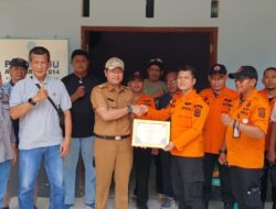 PBPBD kota Bekasi menyerahkan sartifiikat satgas katana dan kelana