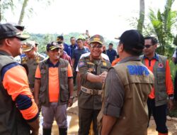 Tinjau Penanganan Longsor di Cilacap, Mendagri: Penanganannya Sudah Sistematis