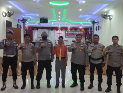 “Kapolsek Kampar Pastikan Ibadah Malam Tahun Baru Berjalan Lancar, Cek Personel, Kapolsek: Kondisi Aman Terkendali!”