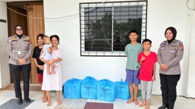 Polantas Menyapa Lewat Jum’at Barokah, Ditlantas Polda Riau Tebar Kepedulian Sosial