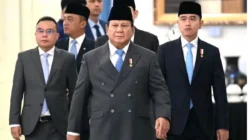 Presiden Prabowo Saksikan Sumpah Hakim Konstitusi dan Lantik Wamenkeu di Istana Negara