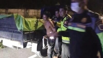 Viral..!! Supir Pickup Berkendara Dalam Keadaan Sakit, Anggota Ditlantas Polda Riau Berikan Pertolongan Menuju Rumah Sakit