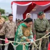 Pangdivif 2 Kostrad Resmikan patung H.M.soehato di Brigif 6/TSB