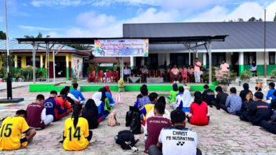 UPT SMPN 1 Siak Hulu Giat Rutin Rabu Dengan Momentum Hari Kartini, Tujuh Siswi Berprestasi Terima Piagam Penghargaan