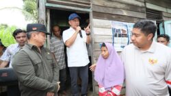 Pastikan Bantuan Tepat Sasaran, Mendagri Tito Bersama Menteri PKP Tinjau Program BSPS di Balikpapan