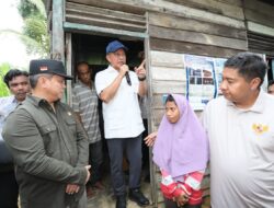 Pastikan Bantuan Tepat Sasaran, Mendagri Tito Bersama Menteri PKP Tinjau Program BSPS di Balikpapan