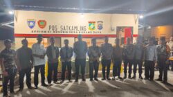 Kapolres Kampar Sambangi Pos Satkamling Perumahan Ginting Malam Hari, Beri Bantuan Dana dan Bibit Pohon untuk Warga Kubang Jaya