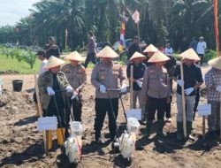 Kapolres Kampar Pimpin Tanam Jagung Kuartal II Bersama KOPPSA-M di Pangkalan Baru, 200 Hadirin Saksikan Kolaborasi Nyata Ketahanan Pangan